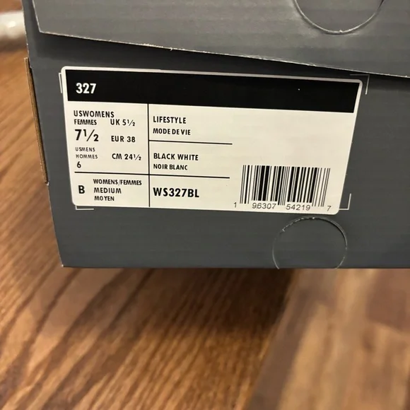 New Balance 327 Women's Black and White Athletic Shoes NWB - Picture 8 of 8